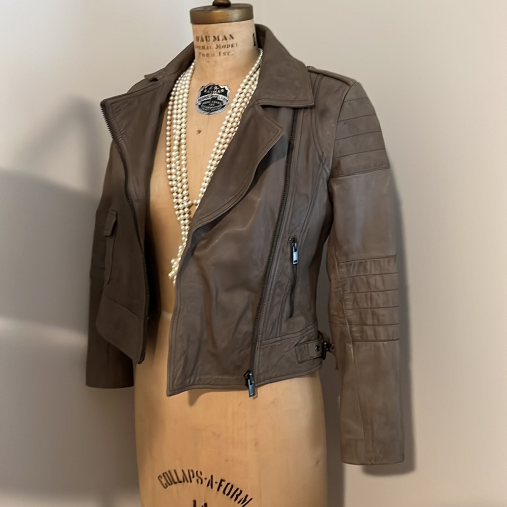 Banana republic “heritage” grey genuine leather coat size xs